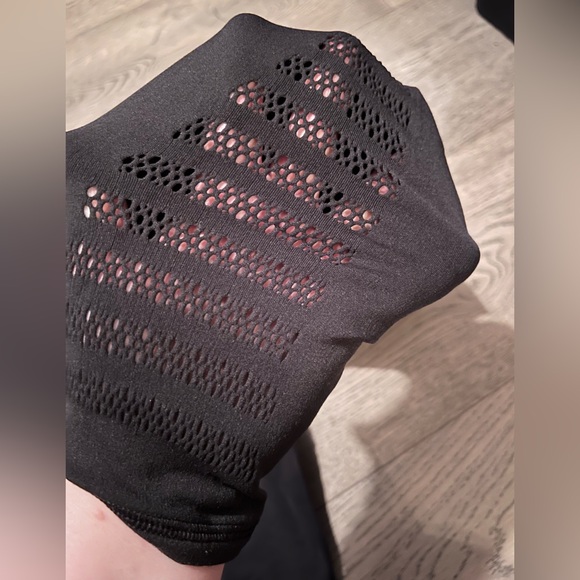 Lululemon capris - Picture 4 of 4